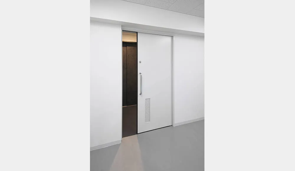 鋼製軽量ドア・固定間仕切 施工事例12